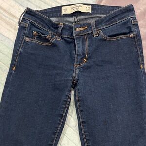 Abercrombie & Fitch Women's Navy Skinny Jeans
